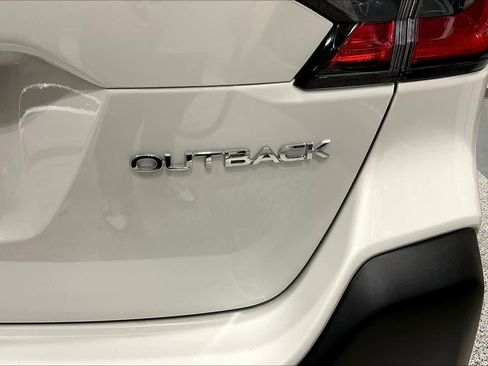 Used 2025 Subaru Outback Limited image 29