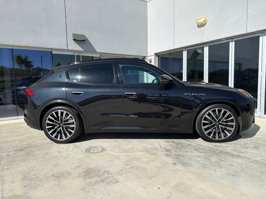 Certified 2023 Maserati Grecale Folgore AWD/4WD image 9