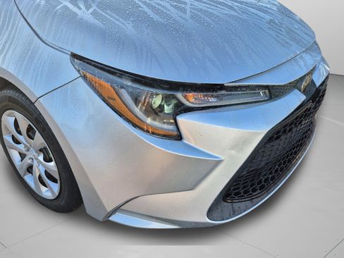 Used 2021 Toyota Corolla LE FWD image 33