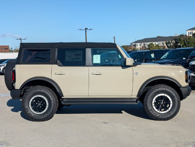 Used 2025 Ford Bronco Outer Banks w/ Sasquatch Package AWD/4WD image 4