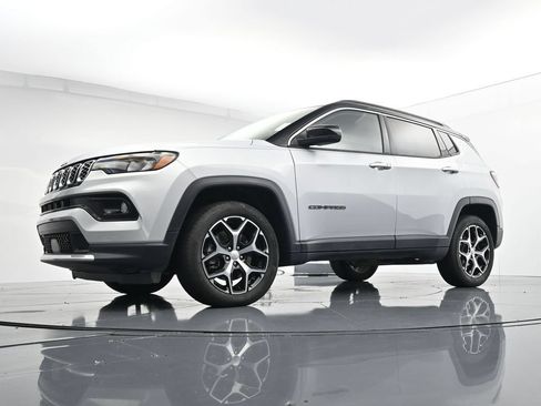 Used 2024 Jeep Compass Limited AWD/4WD image 35