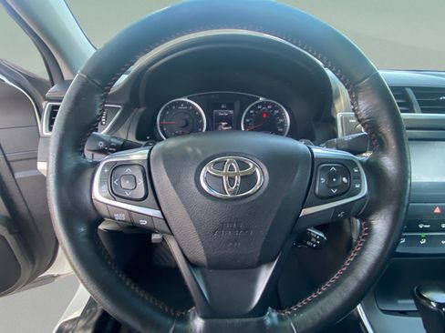Used 2016 Toyota Camry SE FWD image 25