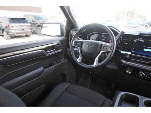 Used 2024 Chevrolet Silverado 1500 LT Trail Boss image 12