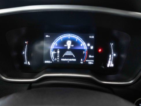 Used 2023 Toyota Corolla Cross XLE image 16