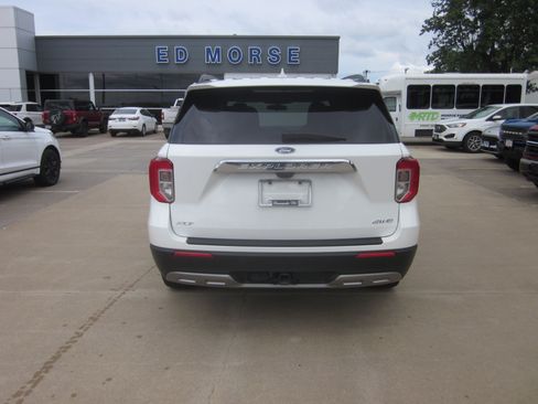 Used 2023 Ford Explorer XLT w/ Equipment Group 202A AWD/4WD image 6
