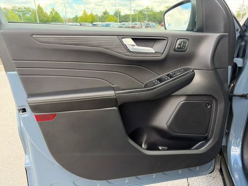 Used 2026 Ford Escape SE w/ PHEV Premium Package FWD image 16
