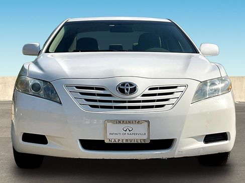 Used 2009 Toyota Camry LE FWD image 2