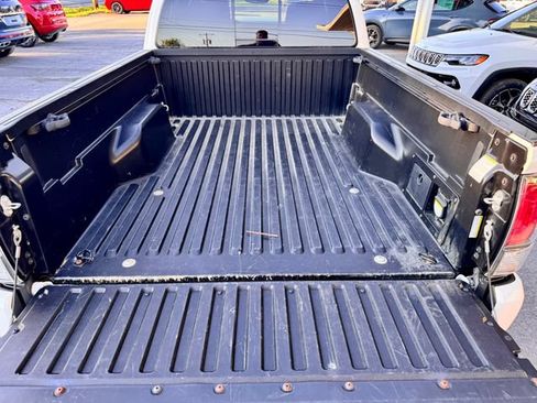 Used 2021 Toyota Tacoma TRD Sport AWD/4WD image 5