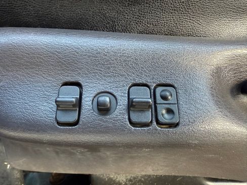 Used 2002 Dodge Ram 3500 Truck ST image 19