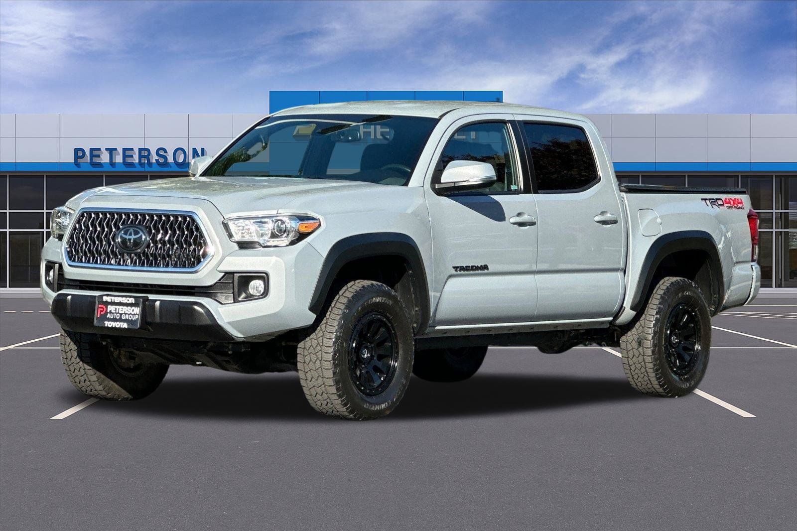 Used 2018 Toyota Tacoma TRD Off-Road w/ Technology Package AWD/4WD image 9