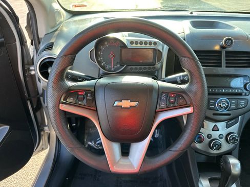 Used 2014 Chevrolet Sonic LT image 10