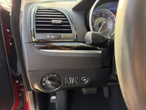 Used 2023 Chrysler 300 Touring image 27