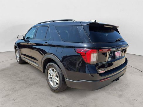 Used 2025 Ford Explorer Active AWD/4WD image 7