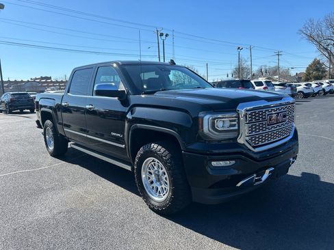 Used 2018 GMC Sierra 1500 Denali w/ Denali Ultimate Package image 3