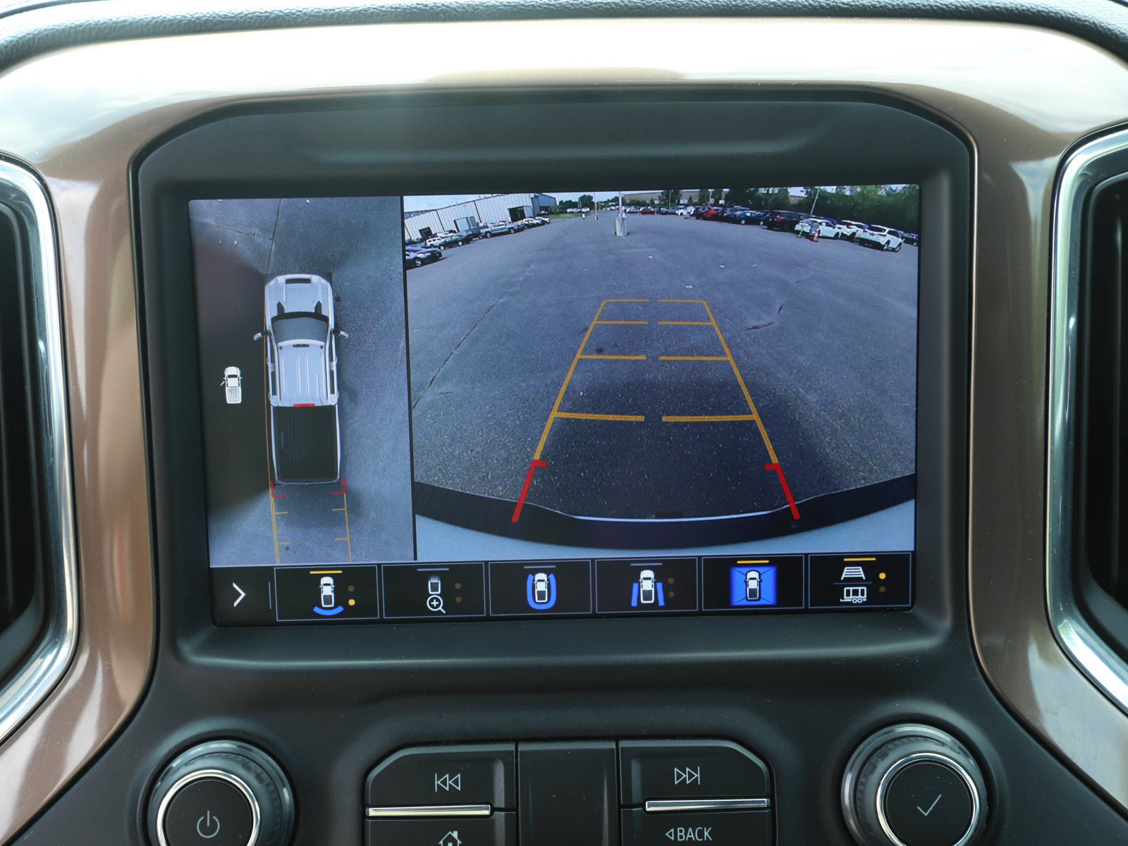 Used 2020 Chevrolet Silverado 3500 High Country w/ Technology Package AWD/4WD image 25