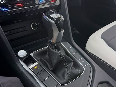 New 2026 Volkswagen Taos SE image 18