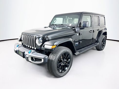 Used 2023 Jeep Wrangler Unlimited Sahara w/ Cold Weather Group AWD/4WD image 3