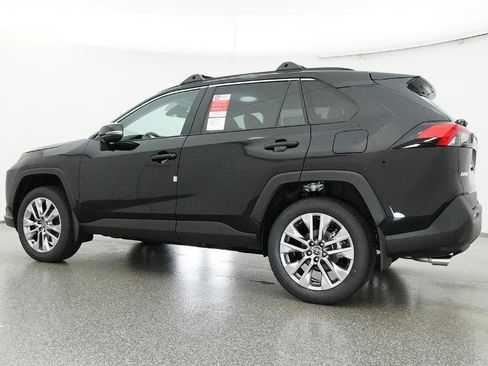 Used 2025 Toyota RAV4 XLE Premium image 23
