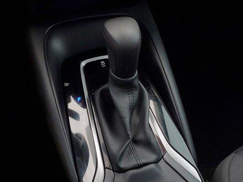 Certified 2024 Toyota Corolla LE image 30