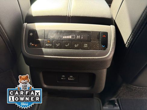 Used 2024 Nissan Pathfinder SL image 37