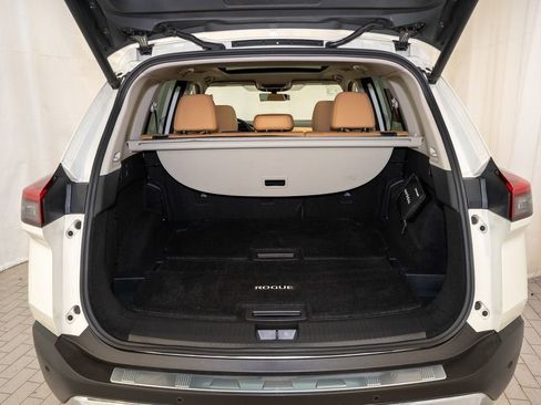 Used 2023 Nissan Rogue Platinum w/ Platinum Premium Package image 6