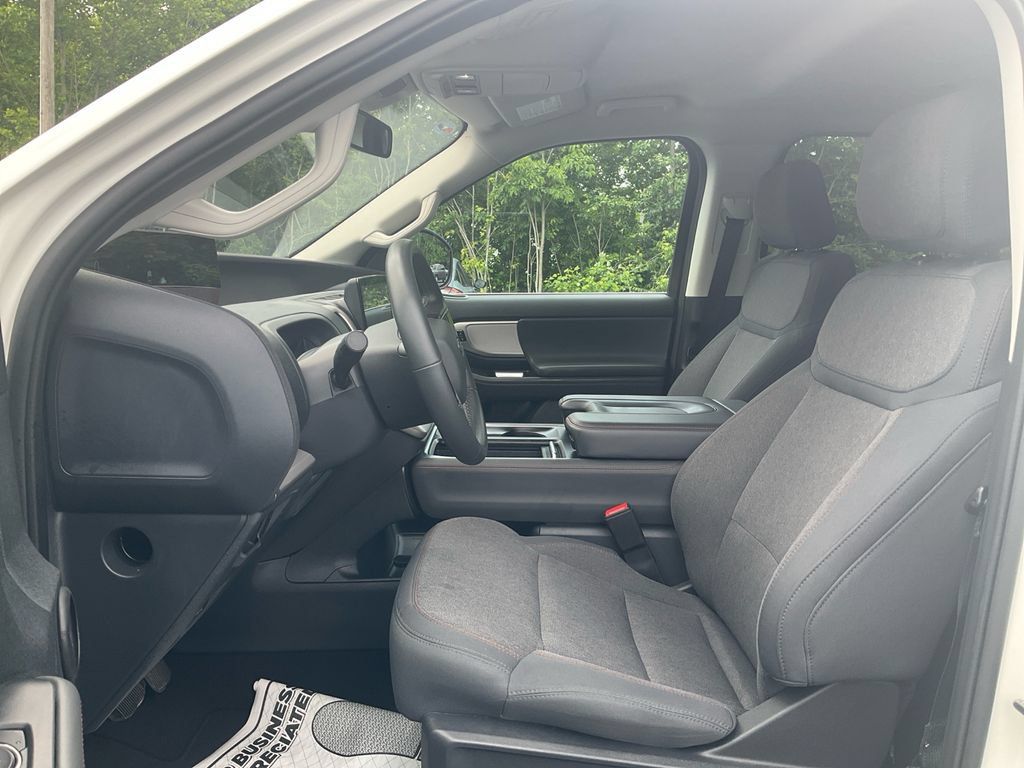 Certified 2025 Ford Expedition Active RWD image 16