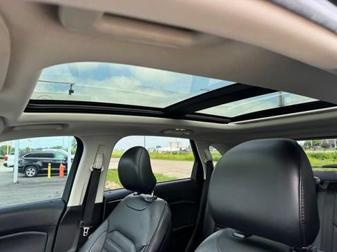 Used 2015 Ford Edge SEL w/ Equipment Group 201A AWD/4WD image 7