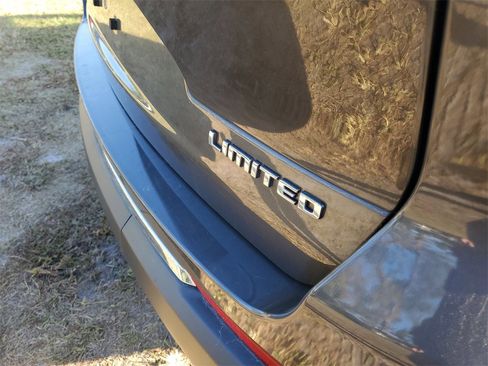 Used 2021 Jeep Grand Cherokee L Limited image 8