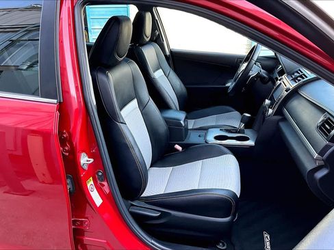 Used 2012 Toyota Camry SE image 8