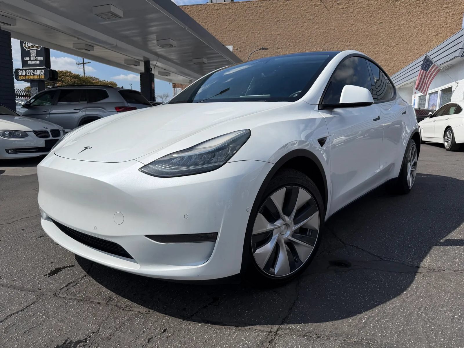Used 2021 Tesla Model Y Long Range AWD/4WD image 1