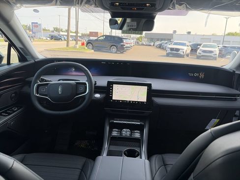 New 2026 Lincoln Nautilus Reserve w/ Jet Appearance Package AWD/4WD image 11