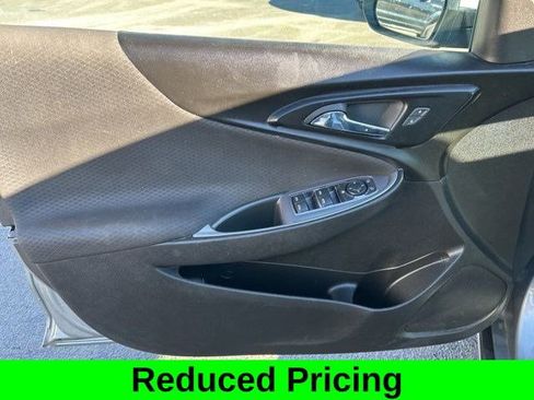 Used 2023 Chevrolet Malibu LT image 12