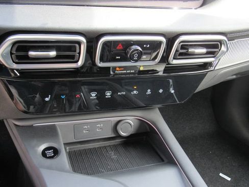 New 2026 Nissan Sentra SV w/ SV Convenience Package FWD image 18