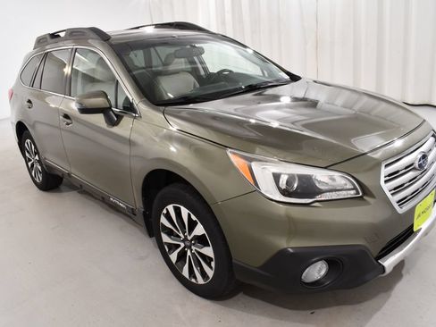 Used 2017 Subaru Outback 2.5i Limited w/ Popular Package #5 AWD/4WD image 5