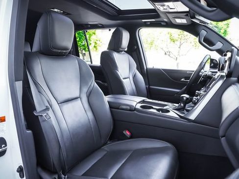 Used 2024 Lexus LX 600 4WD w/ Luxury Package image 26