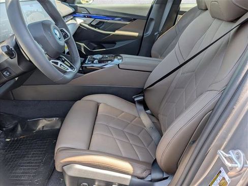 New 2026 BMW i5 eDrive40 w/ M Sport Package RWD image 4