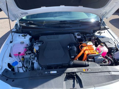 Used 2025 Hyundai Elantra Limited FWD image 35