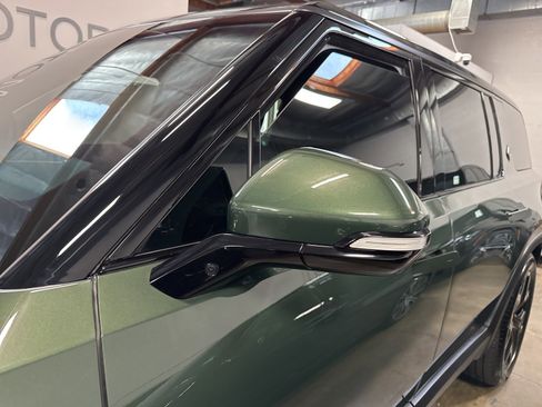 Used 2025 Rivian R1S Adventure image 7