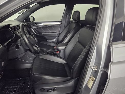 Used 2024 Volkswagen Tiguan SE R-Line AWD/4WD image 9
