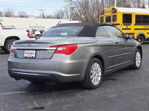 Used 2012 Chrysler 200 Touring image 3