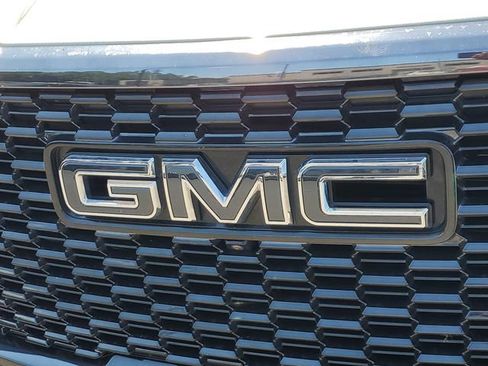 Used 2023 GMC Yukon XL Denali Ultimate AWD/4WD image 10