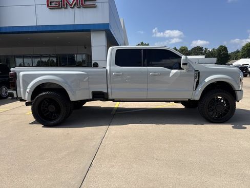 Used 2025 Ford F450 Platinum AWD/4WD image 2