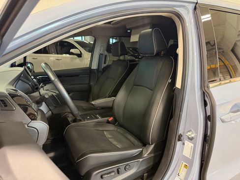 Used 2025 Honda Odyssey Elite image 11
