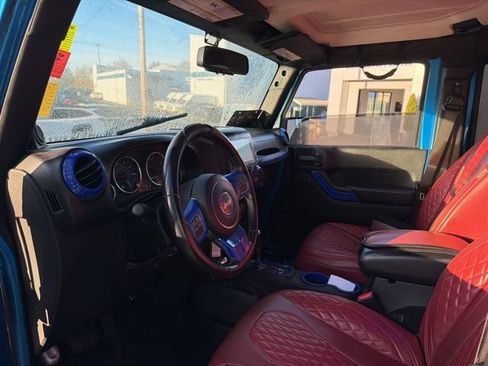 Used 2014 Jeep Wrangler Unlimited Sport image 4