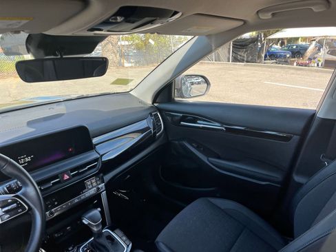 Used 2025 Kia Seltos S image 37