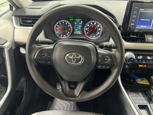 Used 2022 Toyota RAV4 XLE AWD/4WD image 56