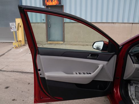 Used 2019 Hyundai Sonata SE image 18