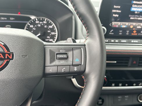 Used 2025 Nissan Rogue SV image 27