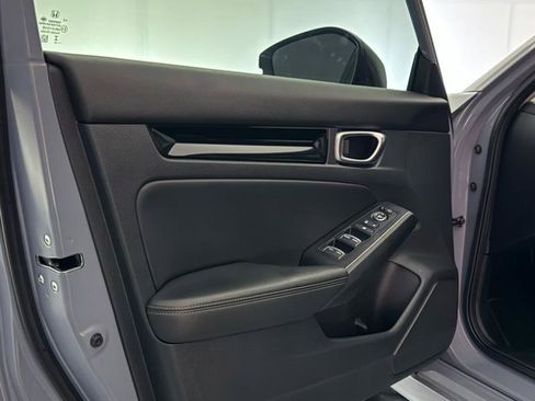 Used 2023 Honda Civic Touring image 17