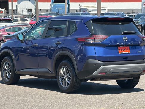Used 2023 Nissan Rogue S AWD/4WD image 7